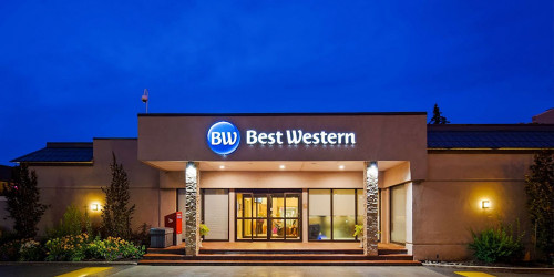 $119 for a 1-Night Stay at the Best Western Parkway Hotel $119 for a 1-Night Stay at the Best Western Parkway Hotel