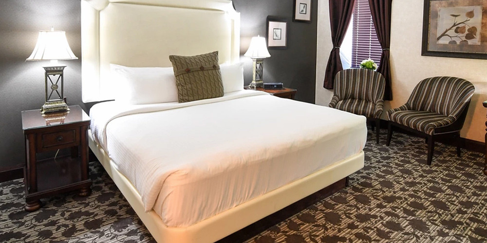 Stay 1 Night in a Niagara Luxury Inn 