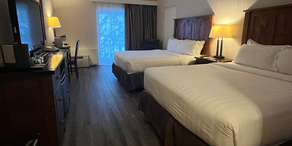 Hidden Valley Resort: 1-Night Stay with Wine, Macaroons & Spa Credit in Muskoka