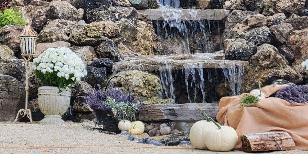 Century-Old Cabin: 2-Night Stay with Sparkling Wine & Lavender Treats
