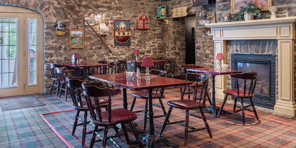 The Waring House Inn: 1-Night Stay or Stay with Cookery Class in Prince Edward County