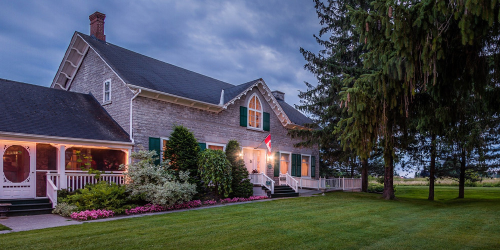The Waring House Inn: 1-Night Stay or Stay with Cookery Class in Prince Edward County
