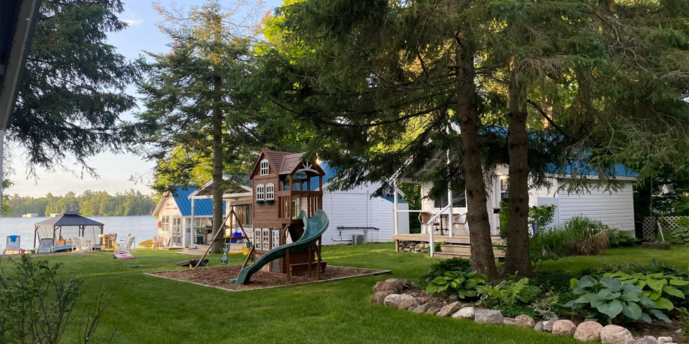 Bobcaygeon Resort: 2-Night Waterfront Cottage Stay in Ontario&rsquo;s Kawartha Lakes