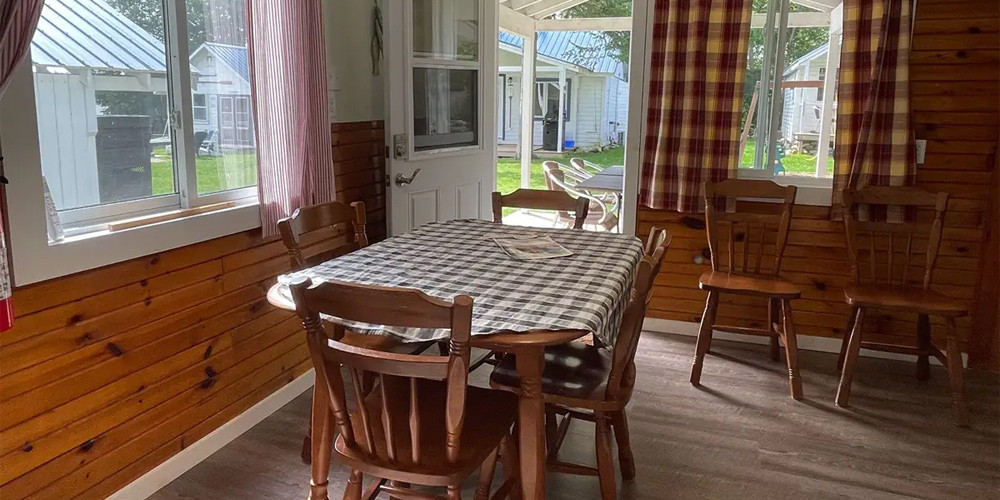 Bobcaygeon Resort: 2-Night Waterfront Cottage Stay in Ontario&rsquo;s Kawartha Lakes