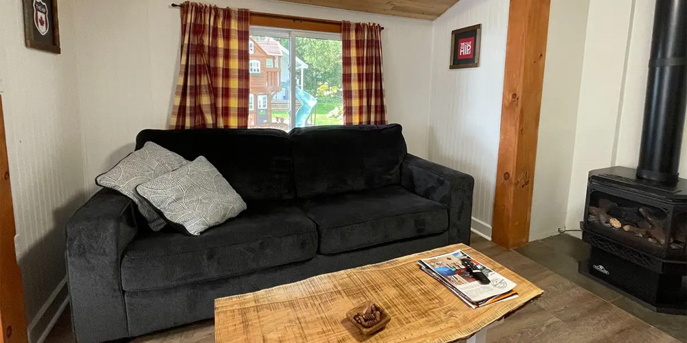 Bobcaygeon Resort: 2-Night Waterfront Cottage Stay in Ontario&rsquo;s Kawartha Lakes