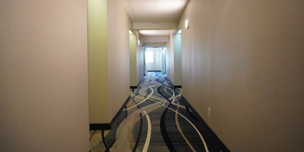 FLASH SALE! The Days Inn Near The Falls: 1-Night Stay in Niagara Falls with Dining & Entertainment