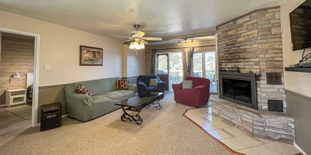 Ahmic Lake Resort: 2-Night Lakefront Stay with Dining Credit