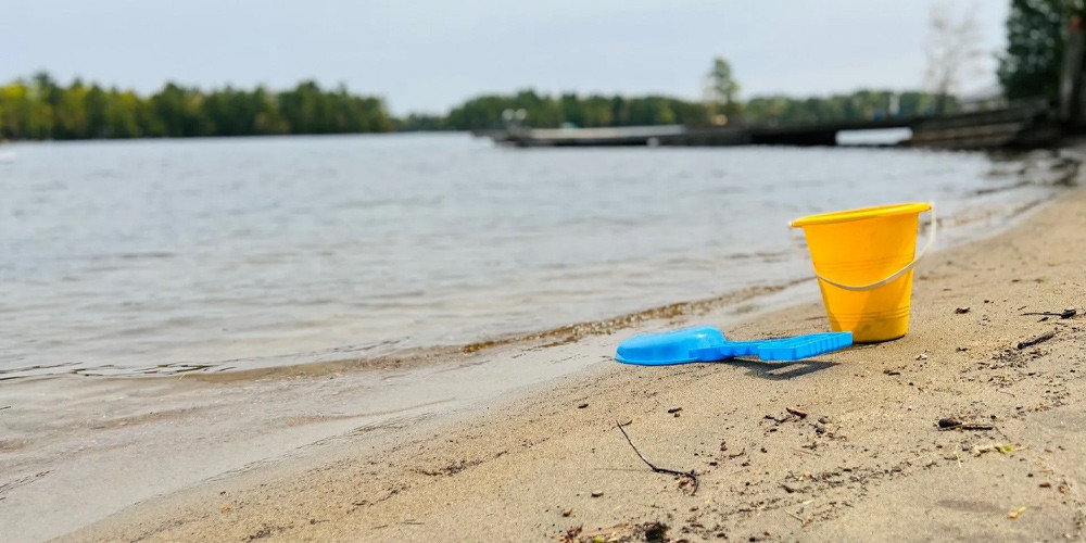 Lake Muskoka Chalet: 2-Night Stay in a Grand Chalet with Late Checkout + Gift Basket