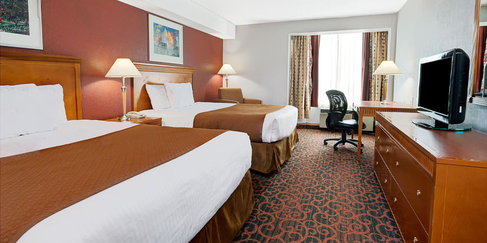 Ramada by Wyndham Niagara Falls/Fallsview: 1-Night Stay Package