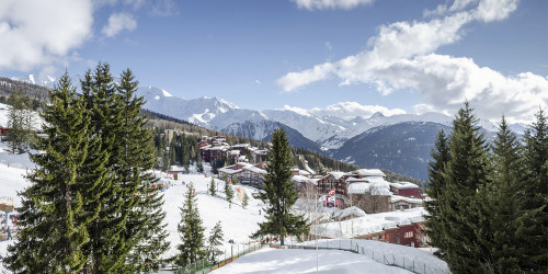 Ski Vacation Deals: Chase Fresh Tracks for Less