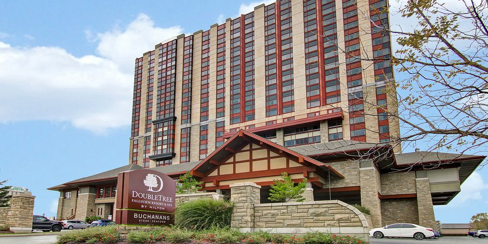 DoubleTree Niagara Falls: 1-Night Stay in a Cityview Room with 2 Queen Beds