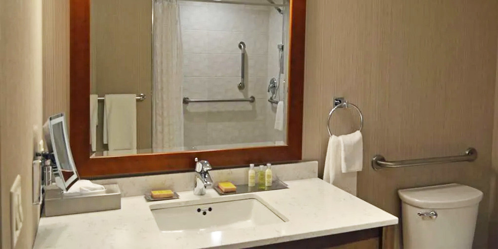 DoubleTree Niagara Falls: 1-Night Stay in a Cityview Room with 2 Queen Beds