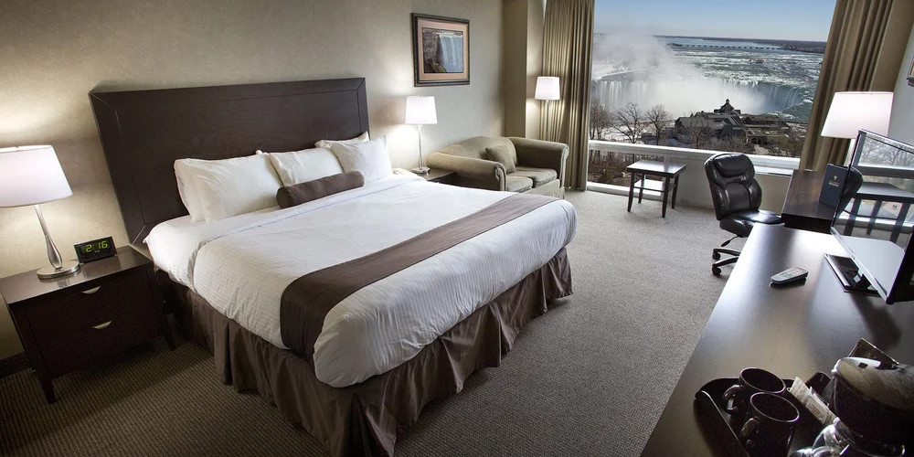 BLACK FRIDAY FLASH SALE! $98.10 & Up for a Stay at The Oakes Hotel Overlooking the Falls