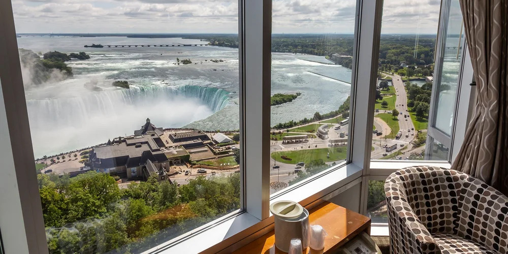 BLACK FRIDAY FLASH SALE! $98.10 & Up for a Stay at The Oakes Hotel Overlooking the Falls