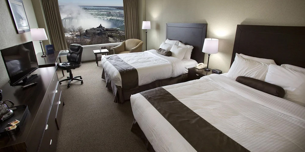 BLACK FRIDAY FLASH SALE! $98.10 & Up for a Stay at The Oakes Hotel Overlooking the Falls